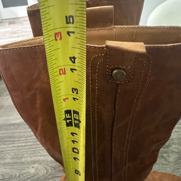 Kelsi Dagger Tan Heeled Boots - Picture 7 of 11